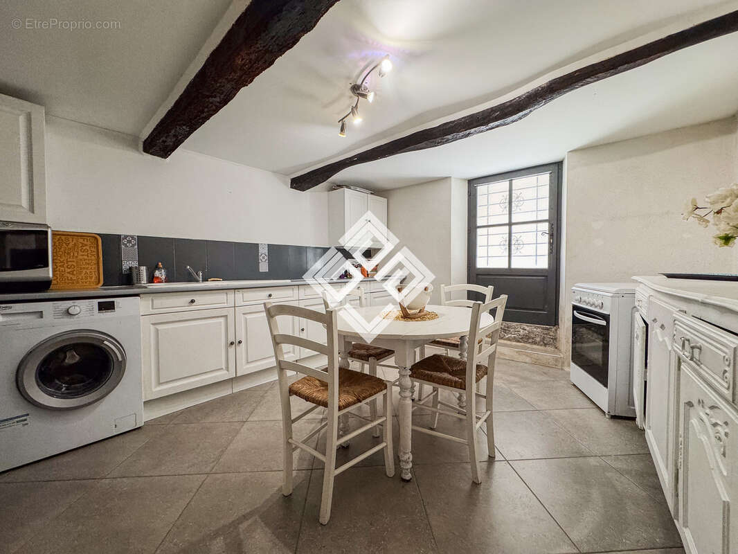 Laurette    Maison en pierre, terrasses et dépendance - photo 9