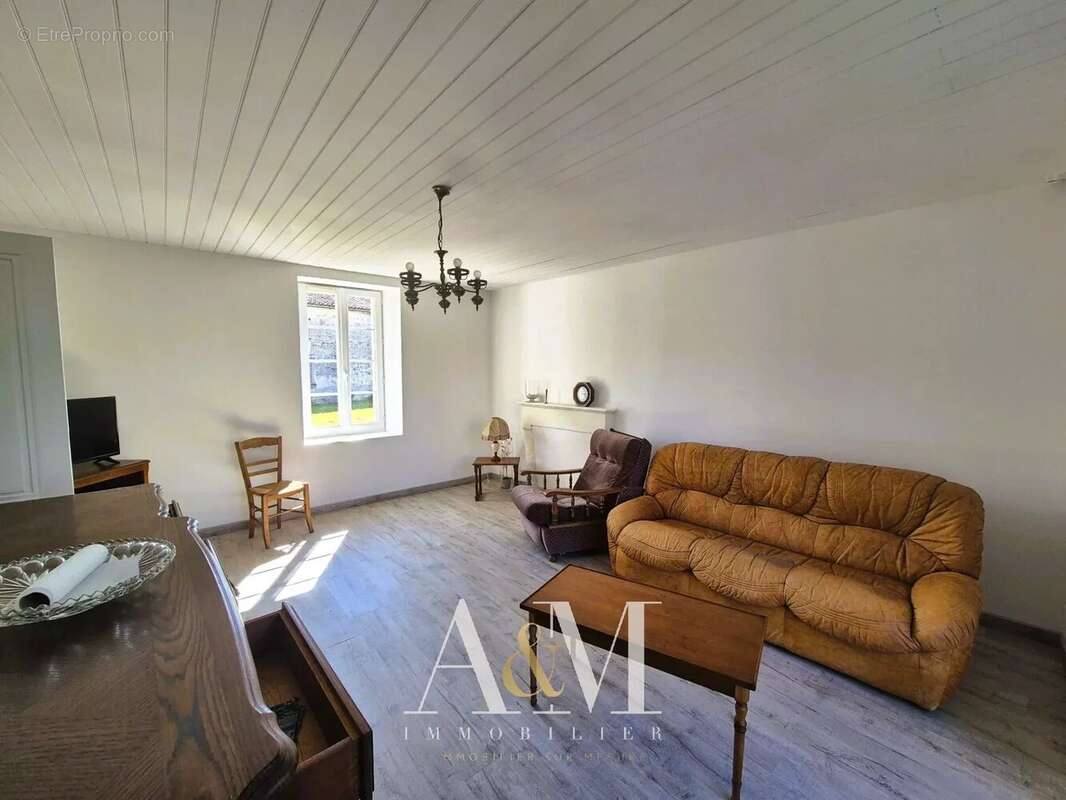 Maison à SAINT-SATURNIN