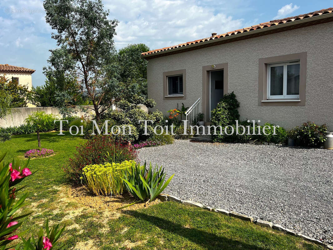 Maison à VIC-LE-FESQ