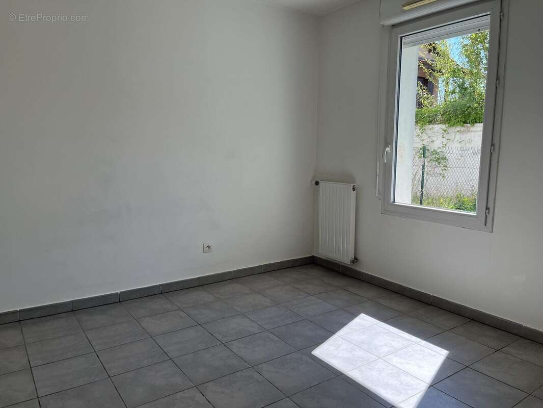 Appartement à PIERRE-BENITE