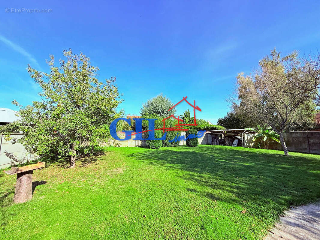 Maison à SAVIGNY-LE-TEMPLE