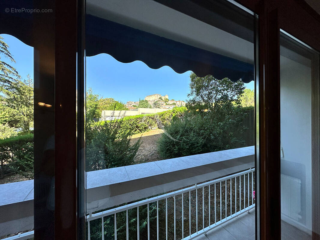Appartement à GREOUX-LES-BAINS