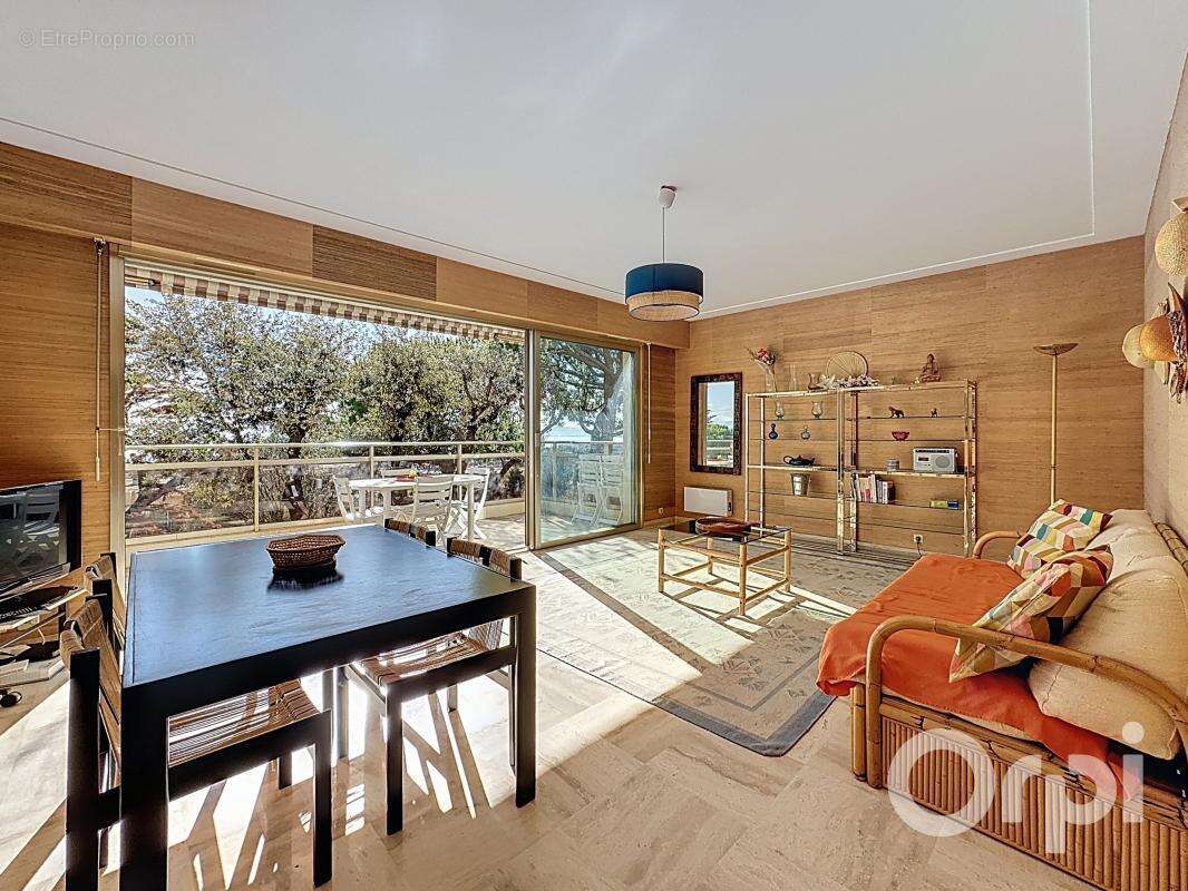 Appartement à VILLENEUVE-LOUBET