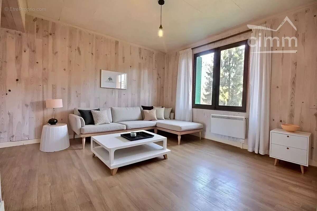 Appartement à LA ROCHETTE