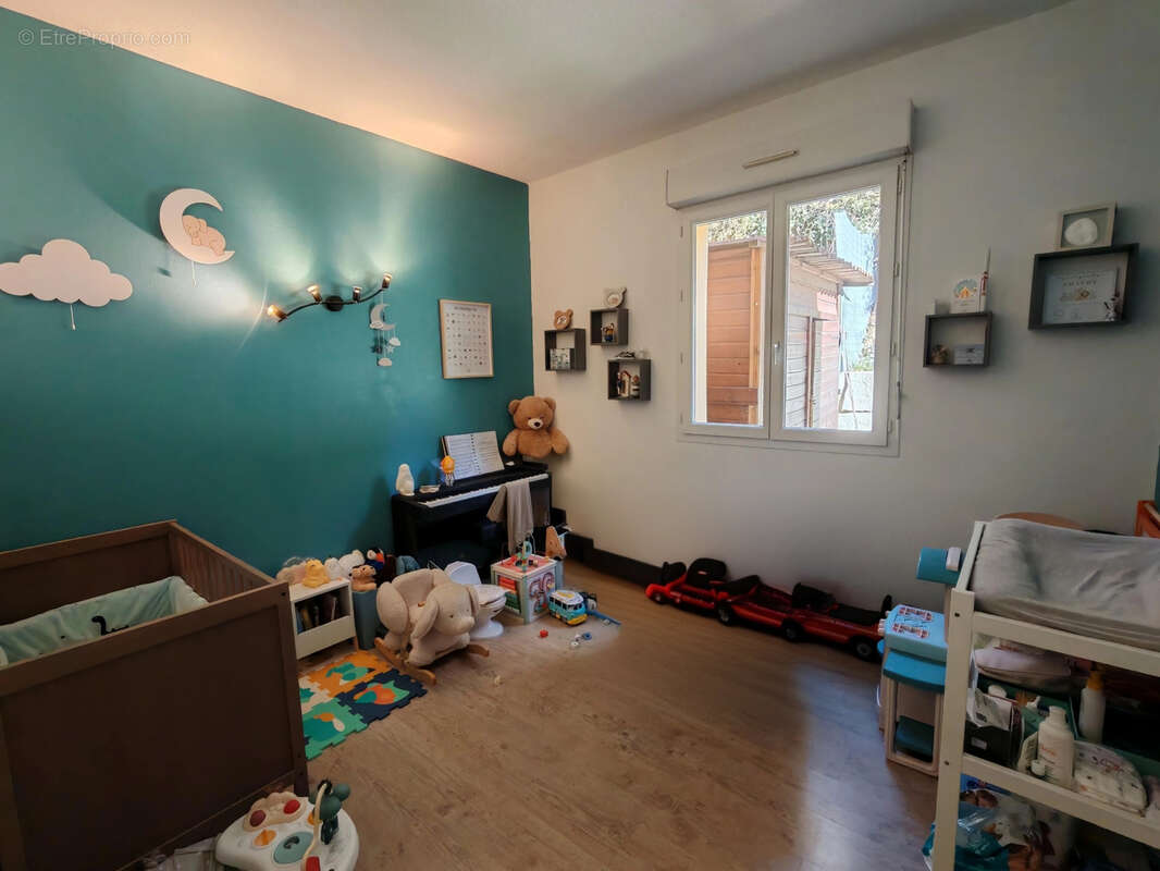 Appartement à PEILLE