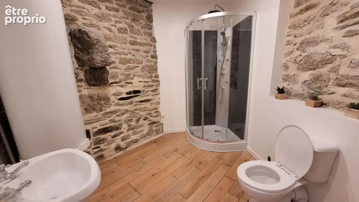 Idéal investissement ou résidence avec espace invités   Deux - photo 6