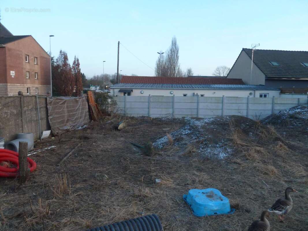 Terrain 384 m² à Neuville-Saint-Remy  - photo 2