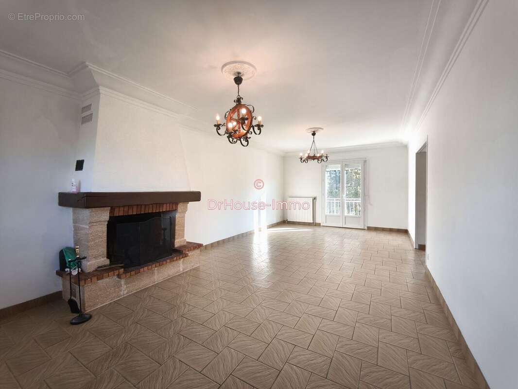 Maison à COULOUNIEIX-CHAMIERS