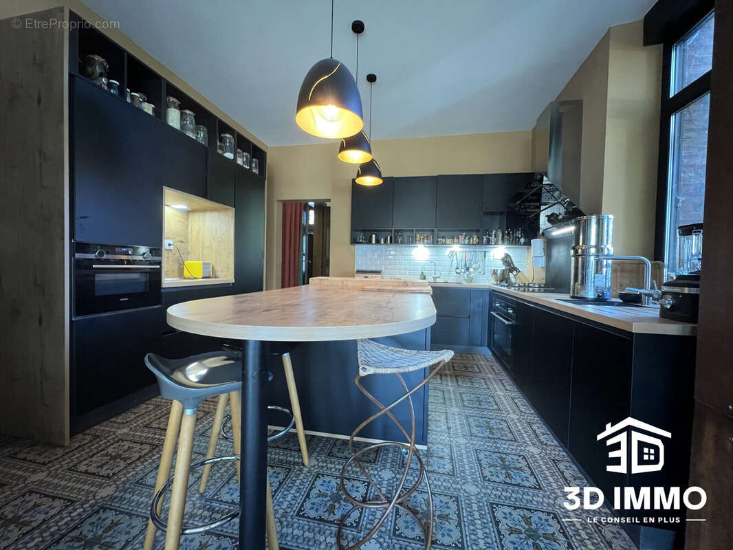 Maison à AVESNES-SUR-HELPE