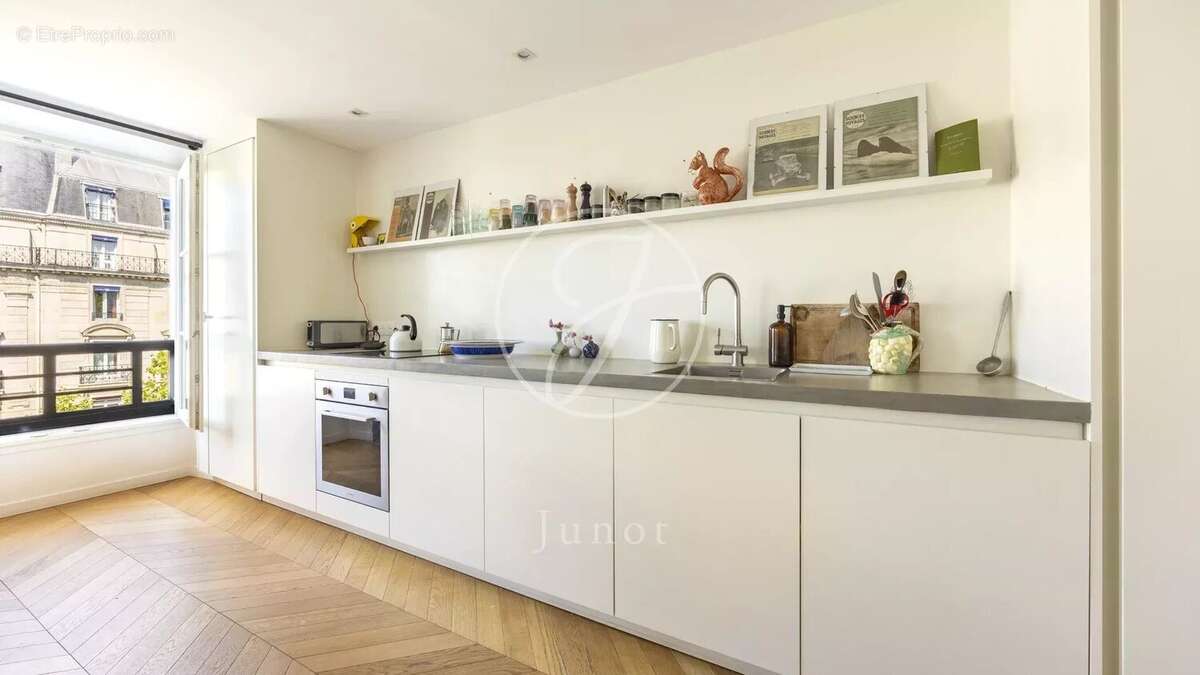 Appartement à PARIS-3E