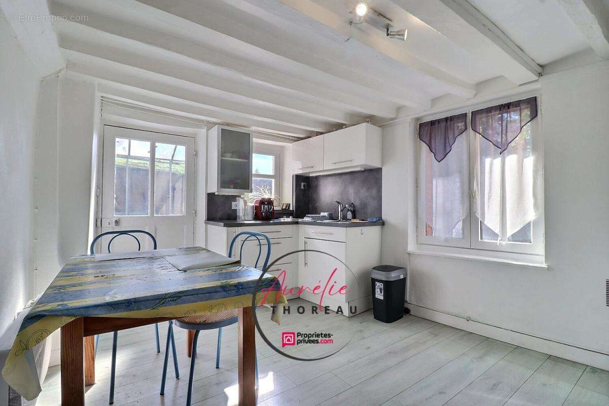 Maison à NEUVILLE-AUX-BOIS