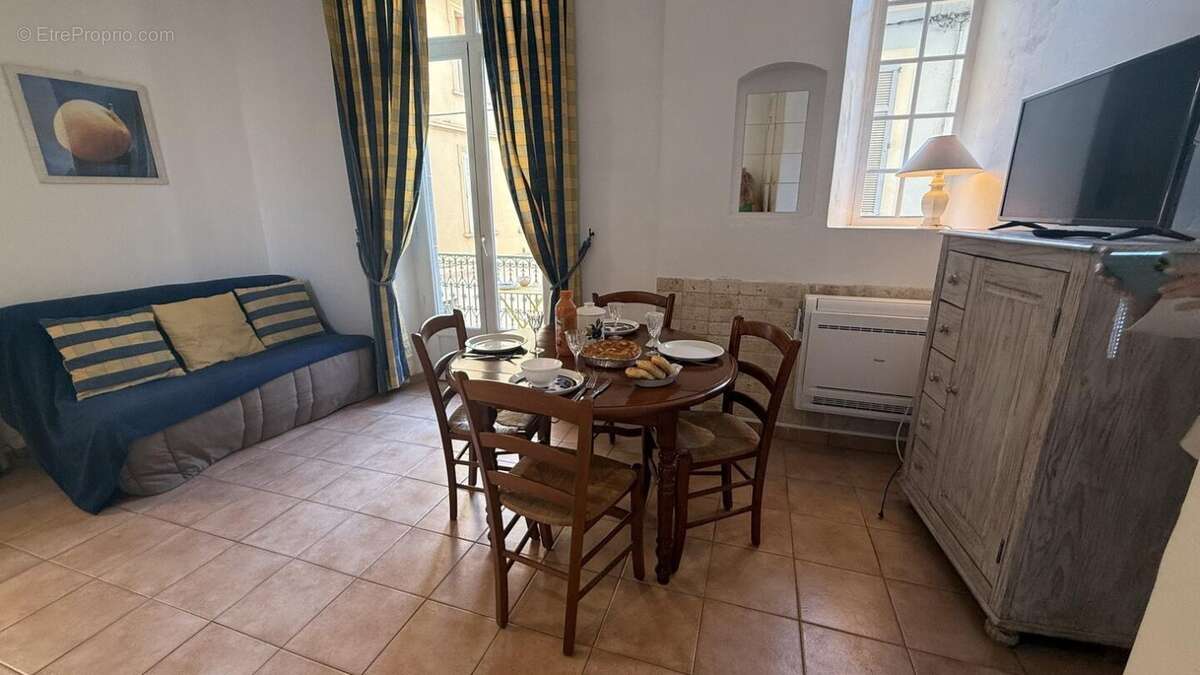 Appartement à VALLAURIS