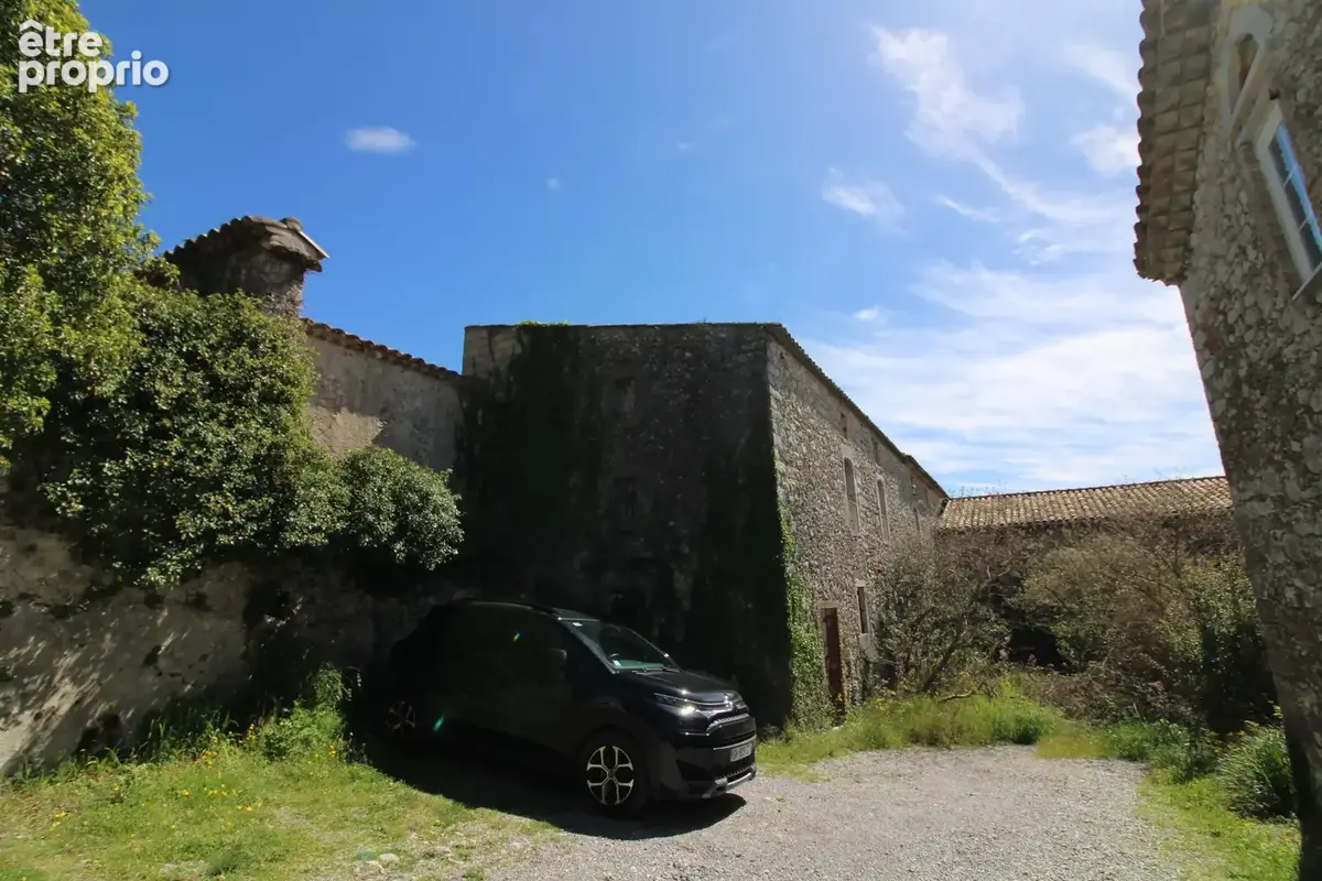 Mas de 2500 m2 sur 26 hectares. - photo 15