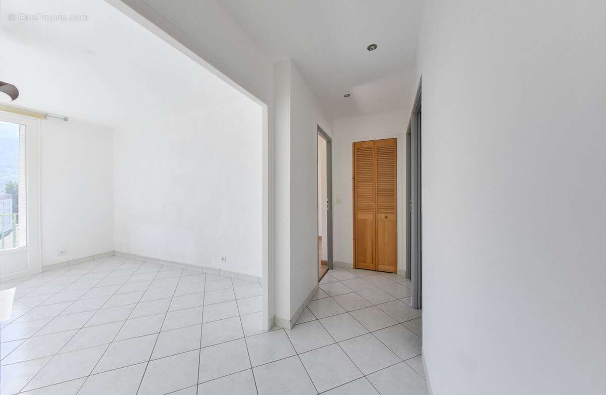 Appartement à SAINT-EGREVE