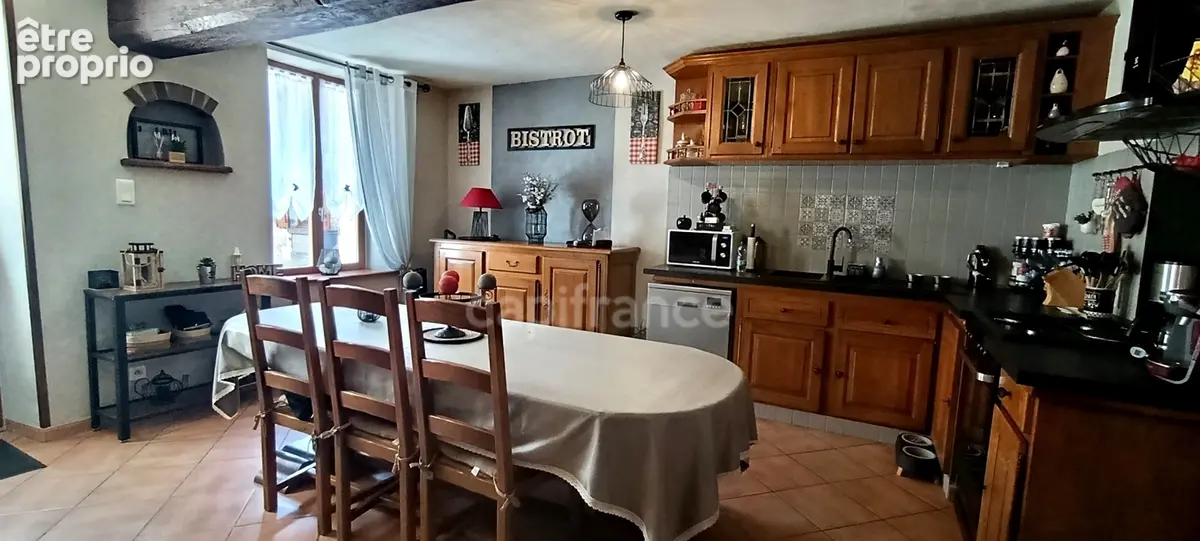 Virginie Masson – Capifrance vous propose cette maison en pierre de 92 m² pleine de charme, située à Seignelay, proche des comme - photo 9