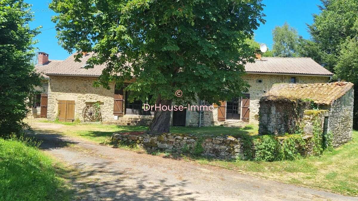 Maison à SAINT-SAUD-LACOUSSIERE