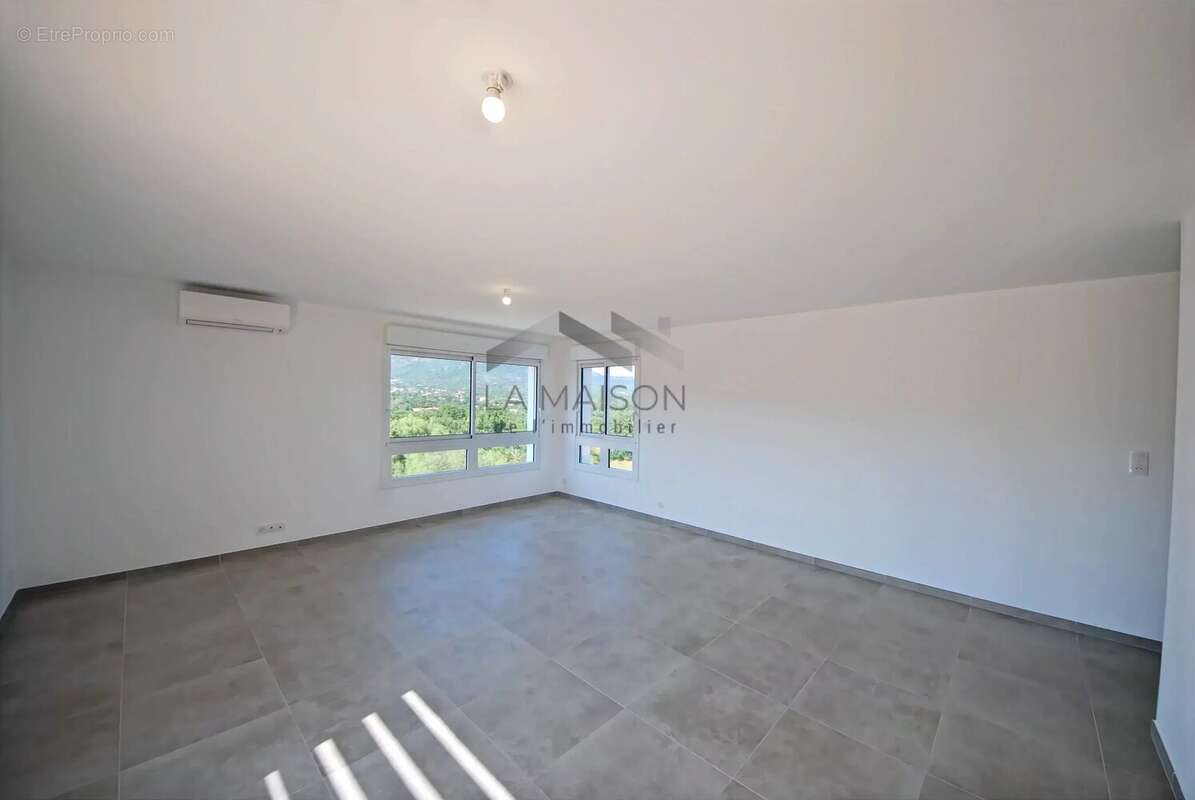 Appartement T4 Neuf - photo 7