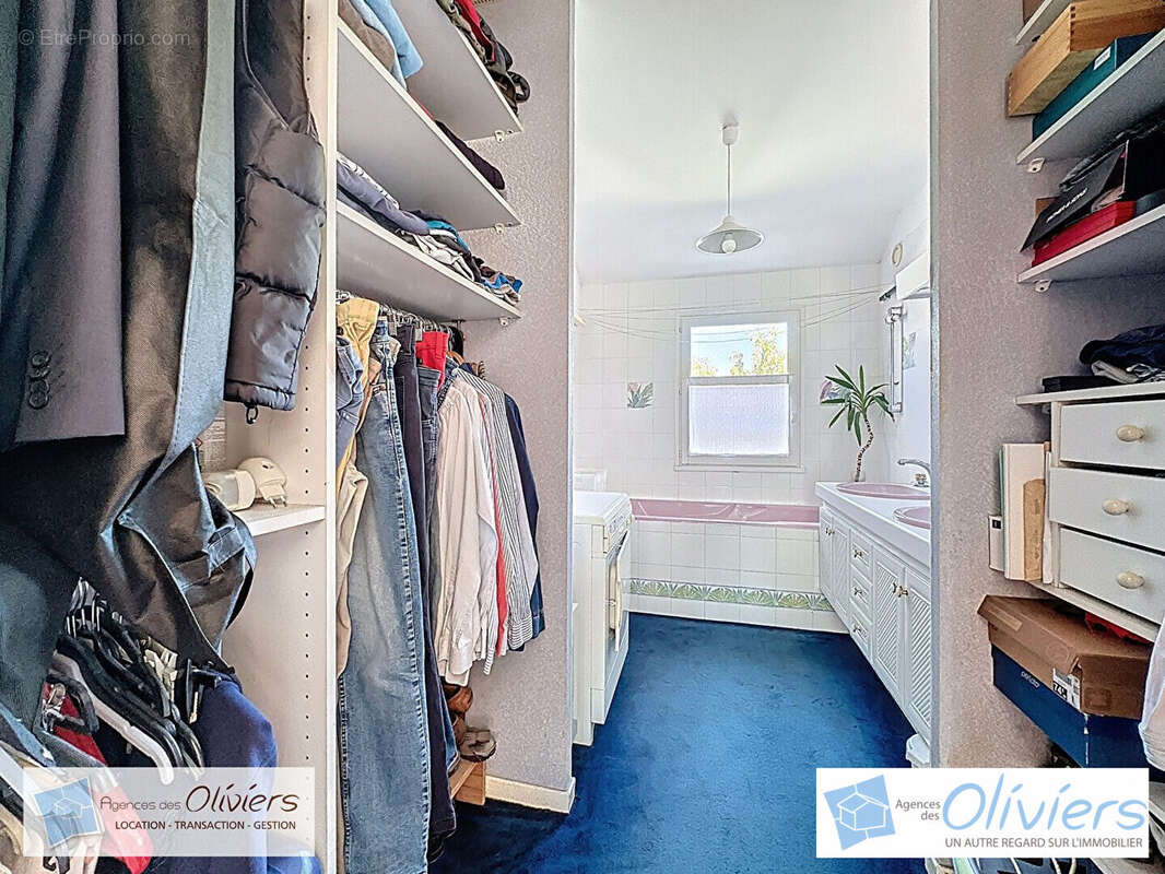 Maison à VOISINS-LE-BRETONNEUX