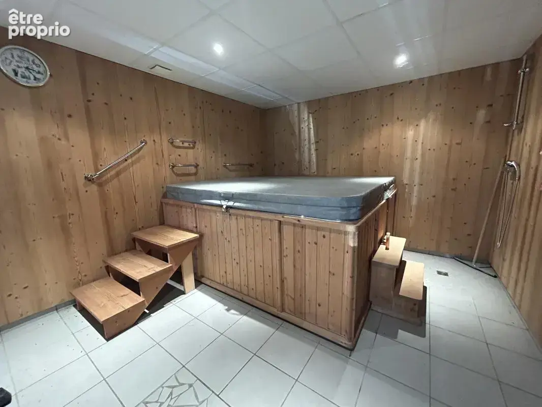 Maison 9 pièces 228 m² à vendre à Saint-Victor-Sur-Rhins (42630) - photo 5