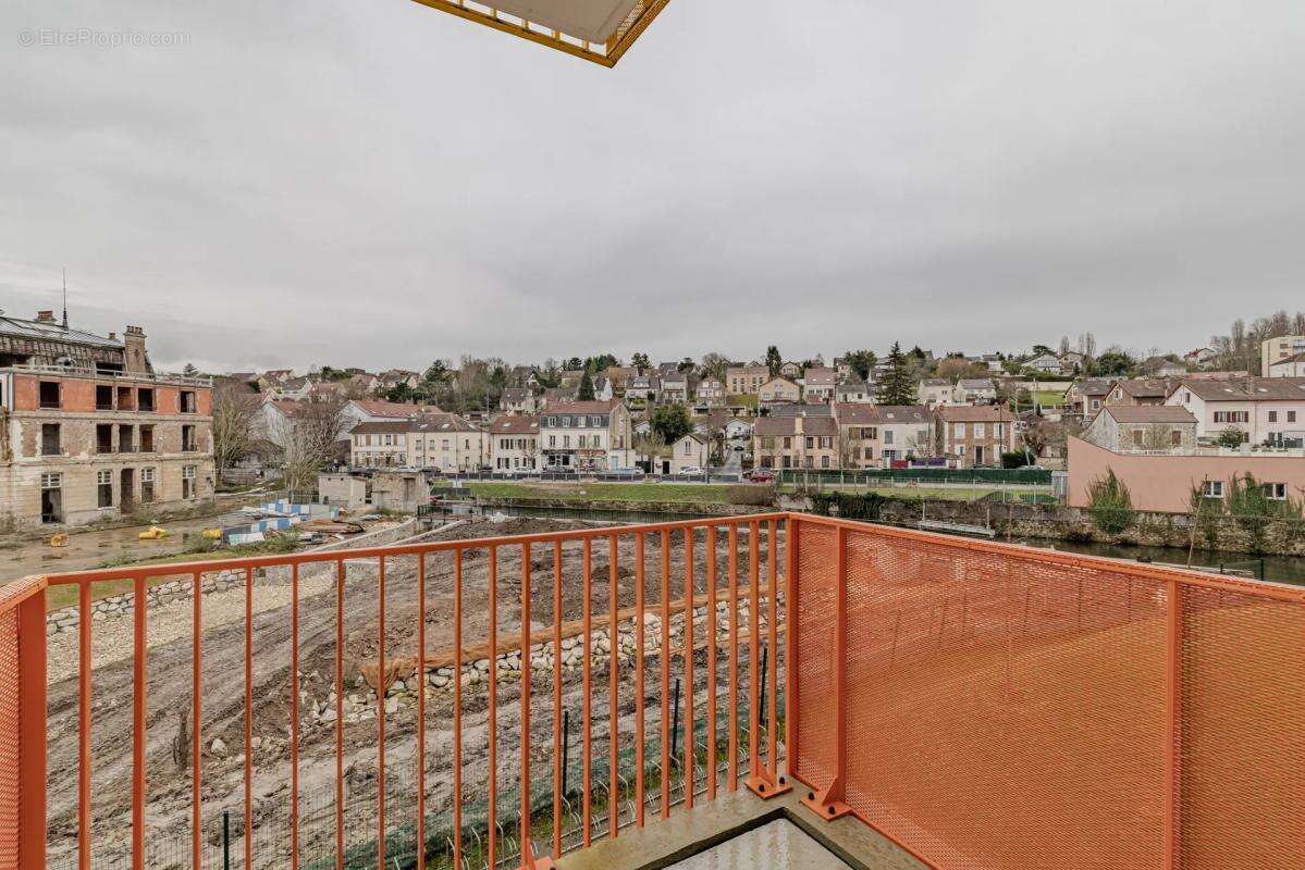 Appartement à CORBEIL-ESSONNES