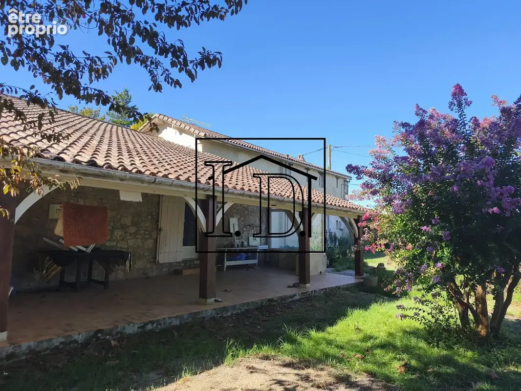 Façade AVANT-Terrase couverte