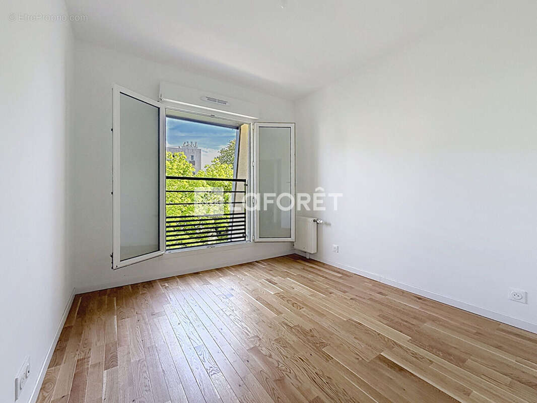 Appartement à VERNEUIL-SUR-SEINE