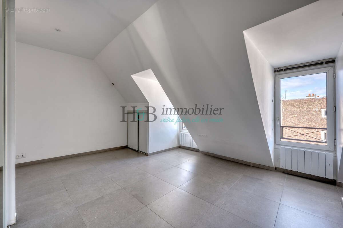 Appartement à PARIS-17E
