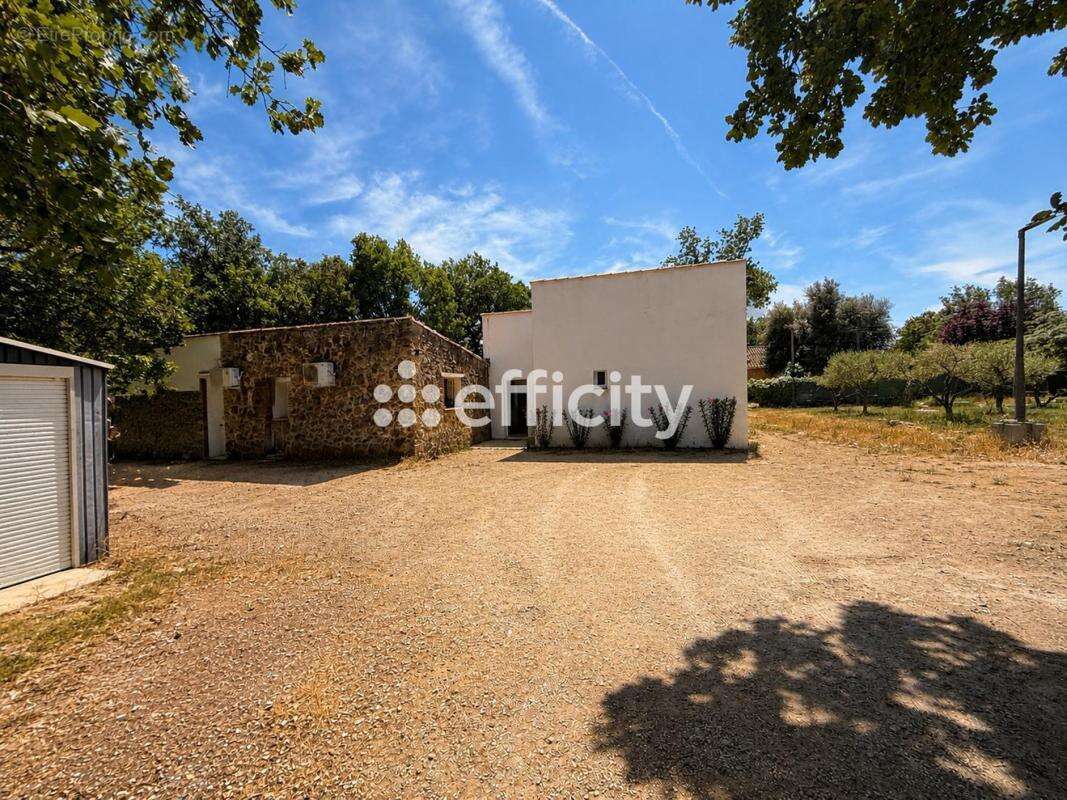 Maison 153 m² à Saint-Maximin-La-Sainte-Baume  - photo 19