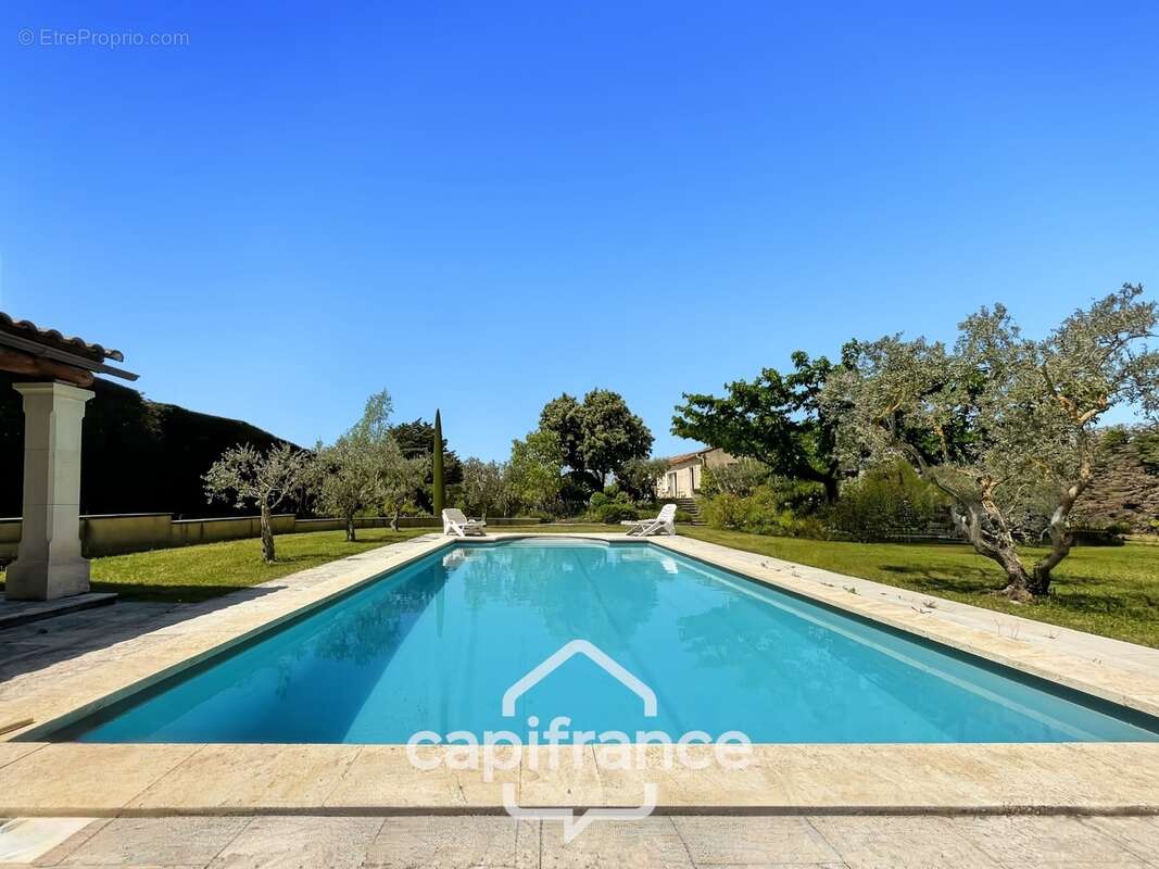 LES TAILLADES, maison individuelle de plain pied  de 210 m2, en campagne,  4 chambres, sur un terrain de 2900 m2 environ, piscin - photo 46