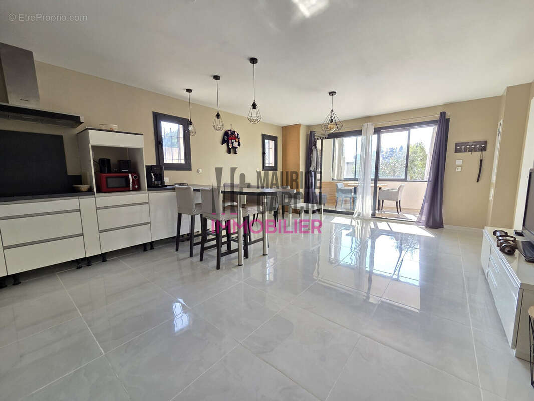 Appartement à L'ISLE-SUR-LA-SORGUE