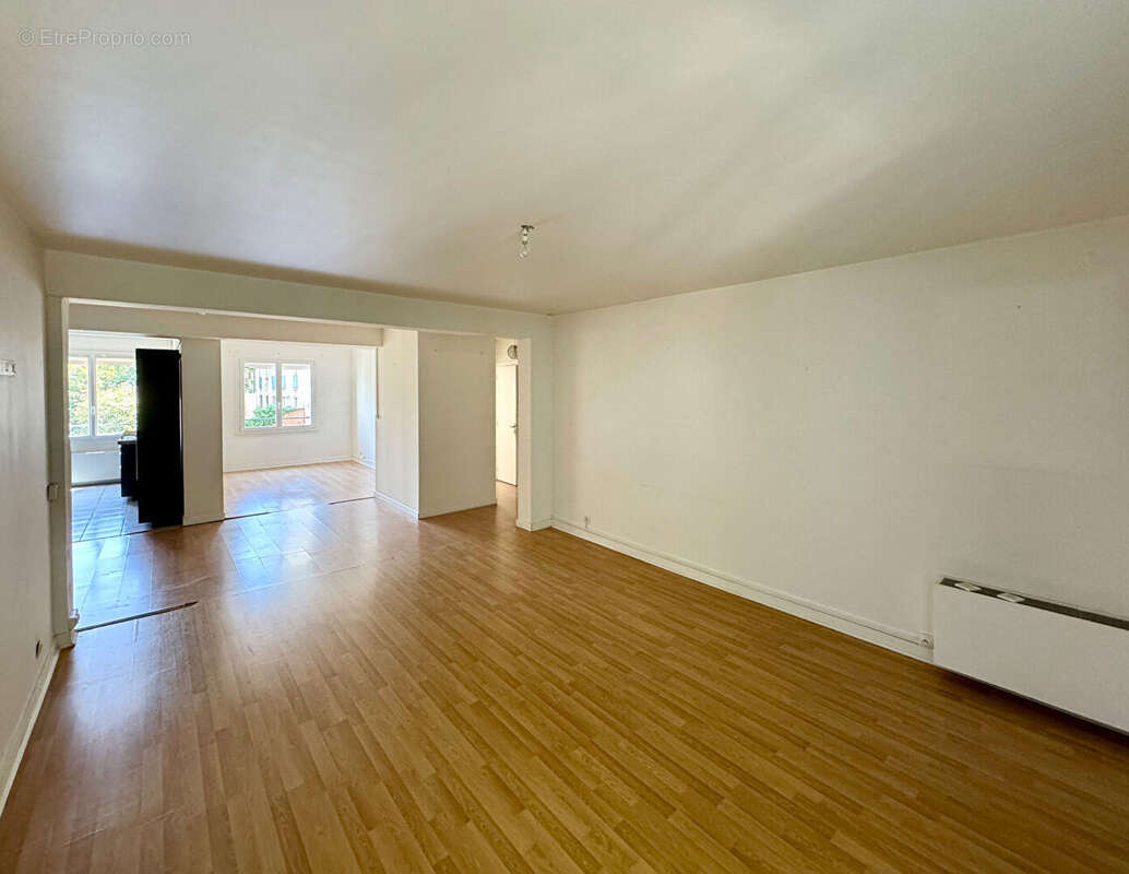 CLERMONT-FERRAND / Appartement à vendre quartier Les Salins de 84 M2 avec balcon ! - photo 3