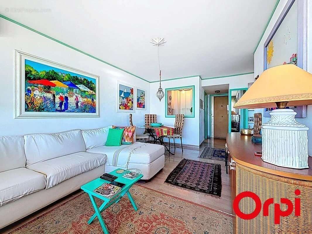 Menton, quartier garavan : 2 pieces au dernier étage avec vue mer panoramique, terrasse, cave et parking - photo 9