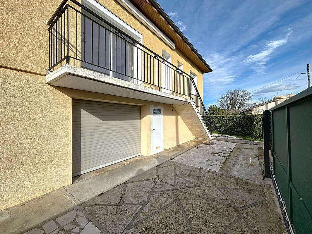 Maison à SEISSAN
