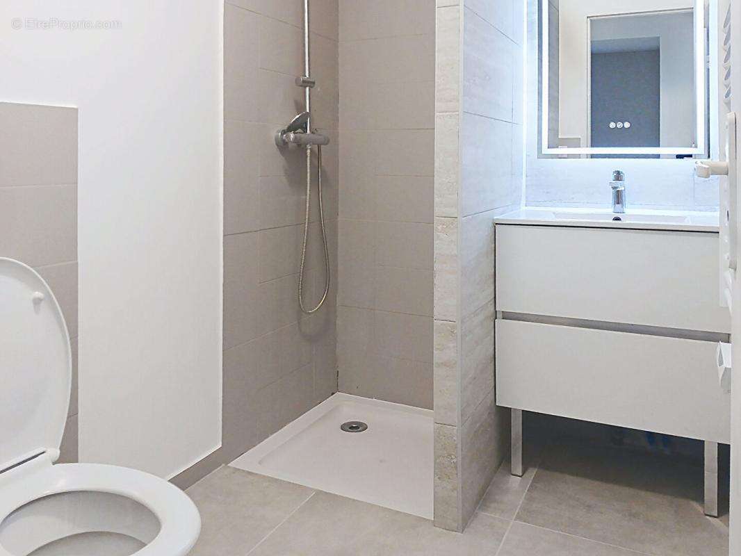 Villa T6 avec piscine et terrain de 1241m² - Sainte-Anastasie-Sur-Issole - photo 13