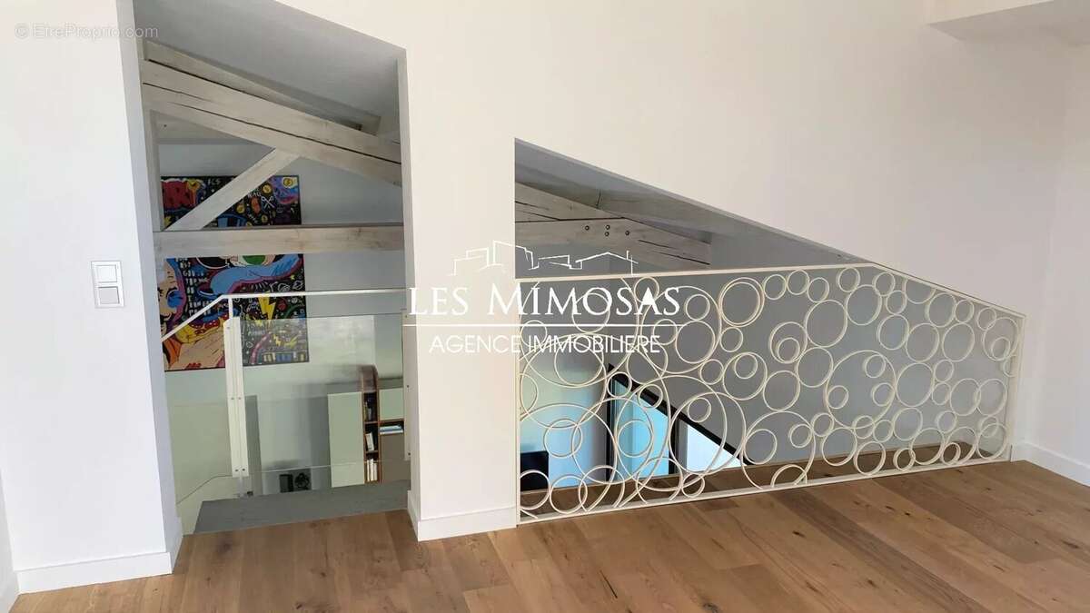 Maison à ROQUEBRUNE-SUR-ARGENS