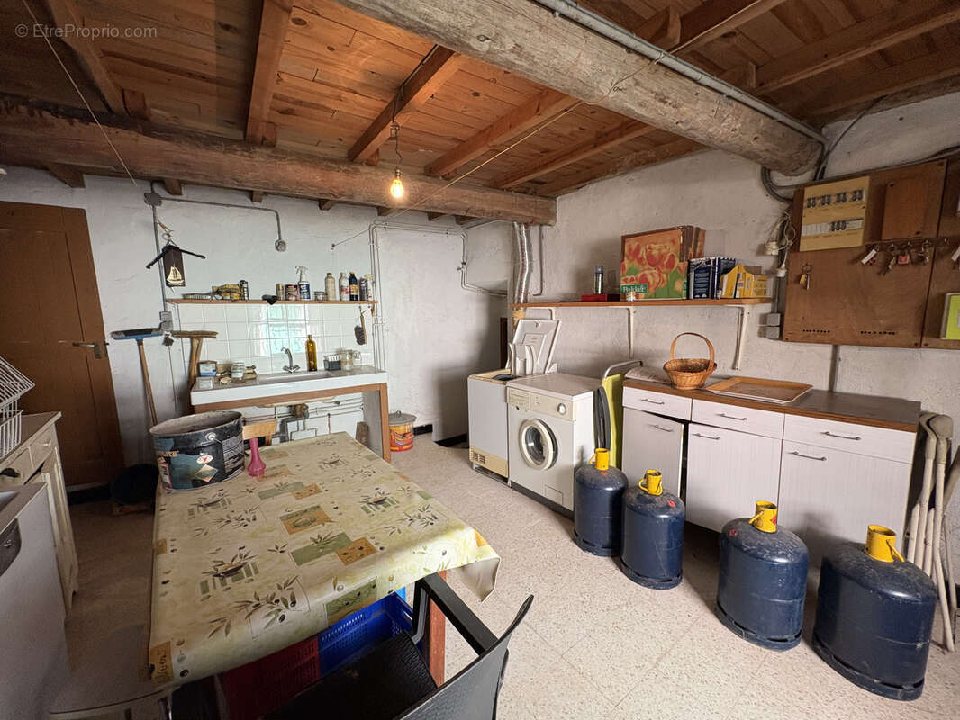 Arques   ensemble immobilier de caractère d'environ 260 m2 habitables avec appartement indépendant, 3 garages - photo 11