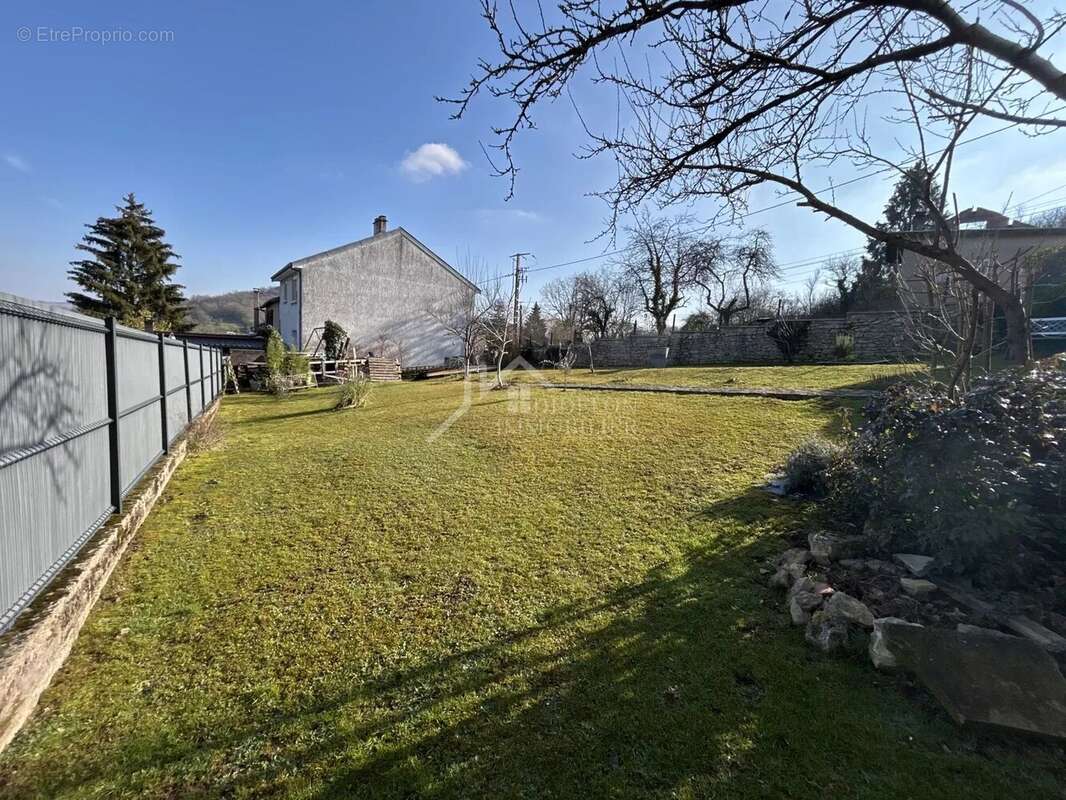 Terrain à JEZAINVILLE