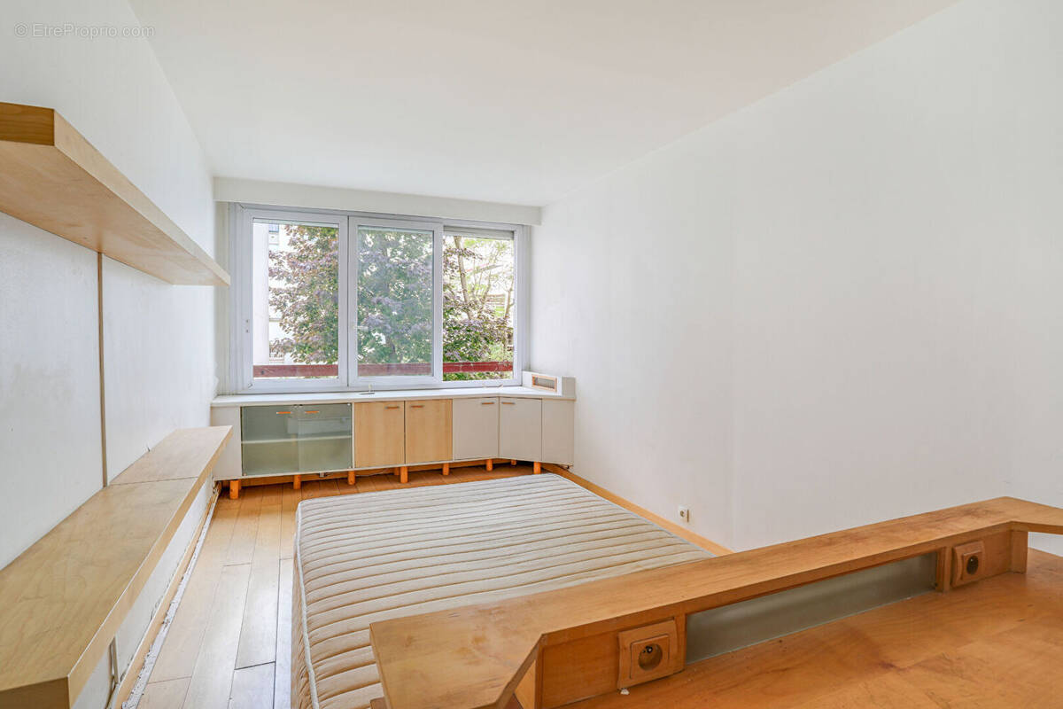 Appartement à PARIS-10E