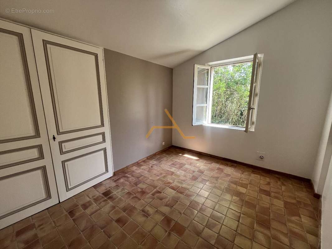 Maison à VALREAS
