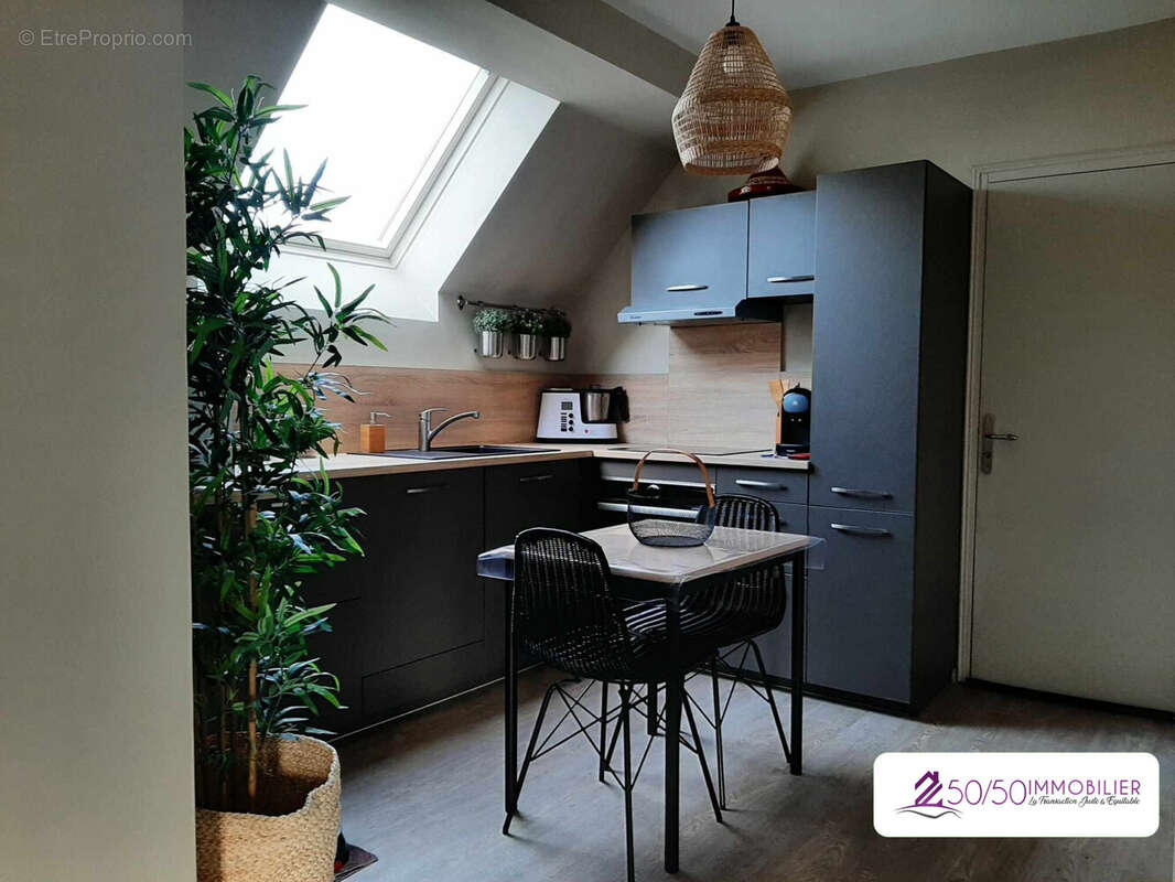 Cuisine - Maison à GUISSENY