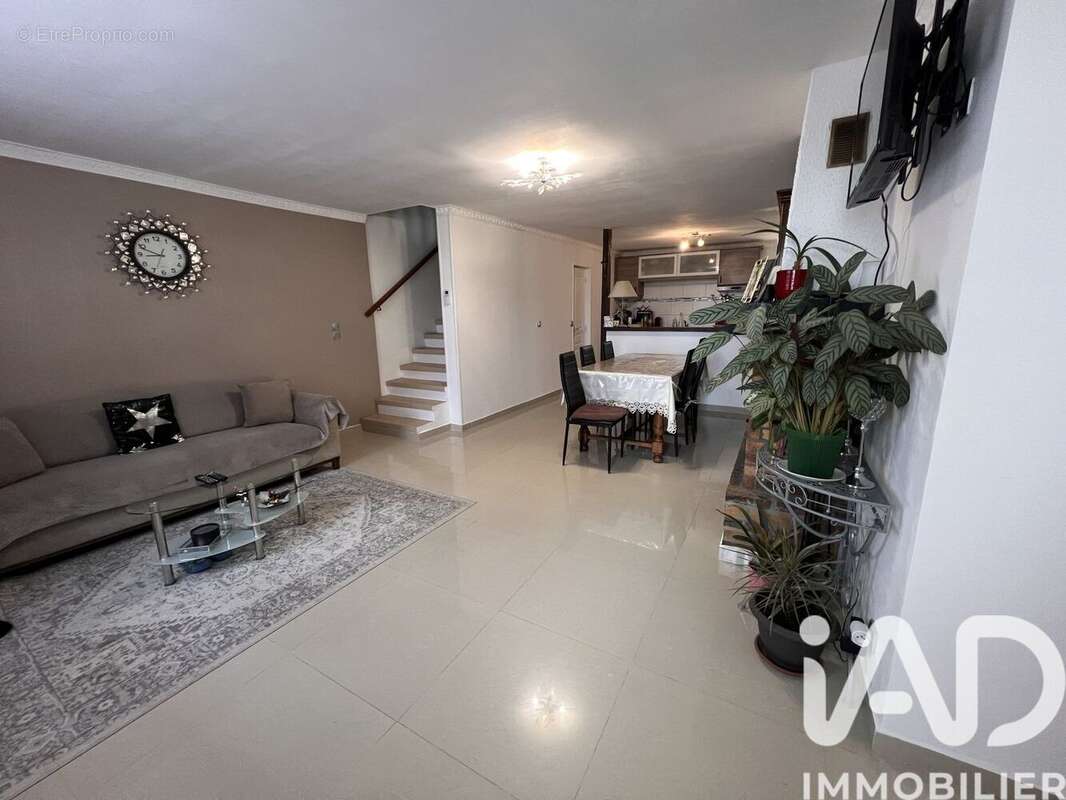 Photo 2 - Maison à LA FERTE-SOUS-JOUARRE