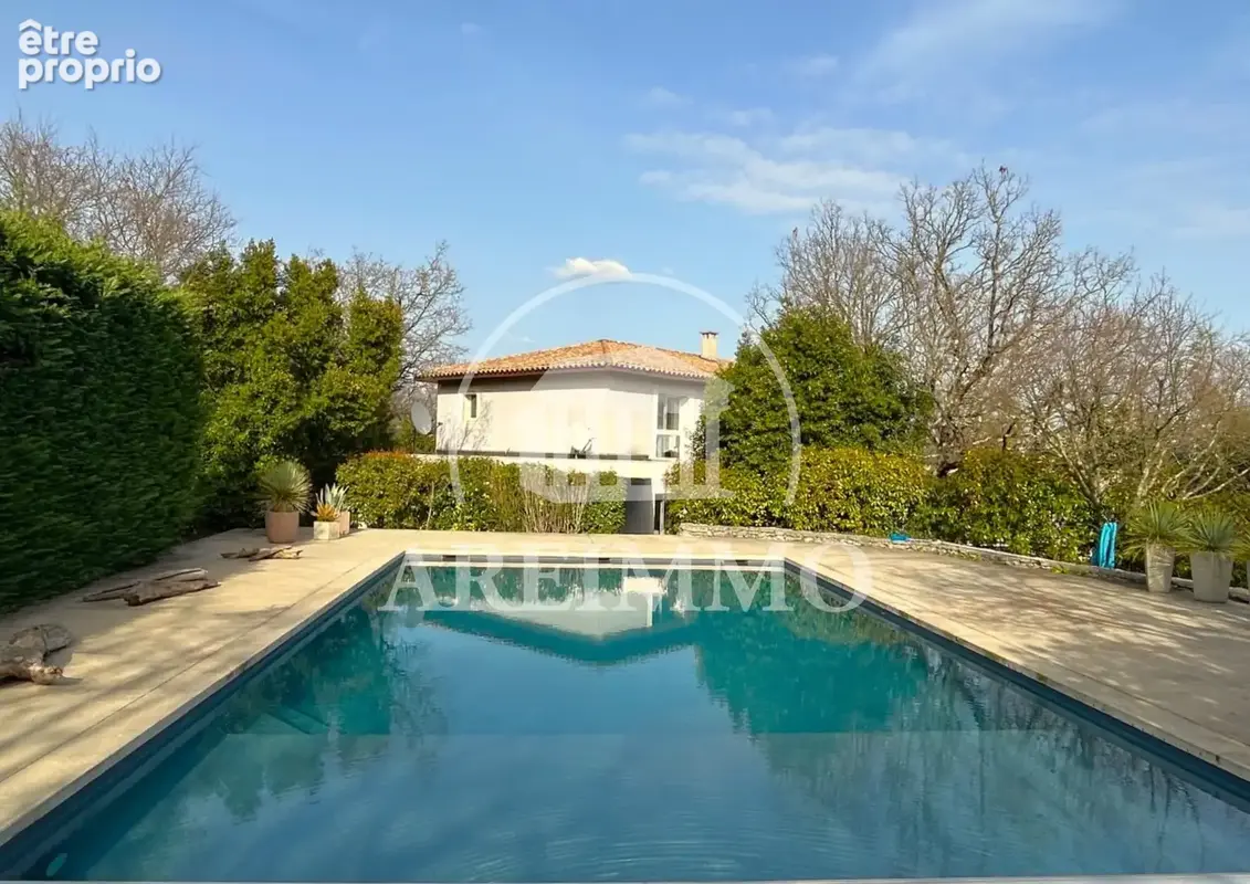 Photo Maison à Saint-Martin-De-Londres au prix de 1 147 000€