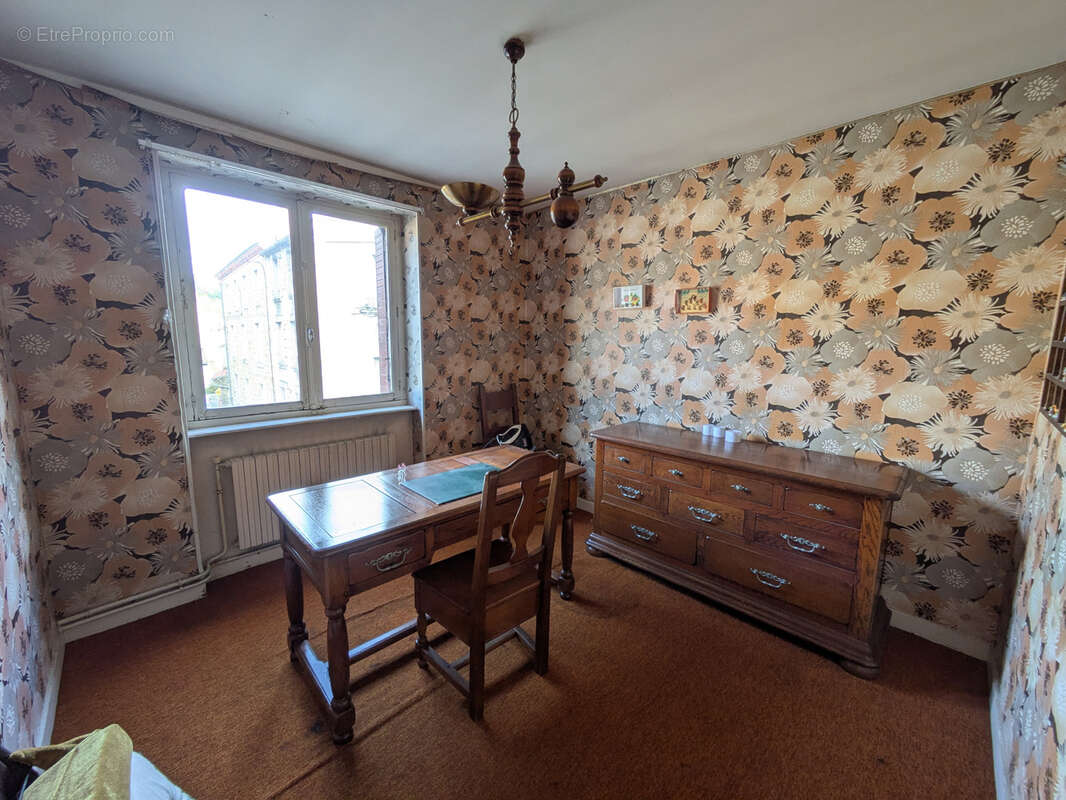 Appartement à SAINT-JULIEN-MOLIN-MOLETTE