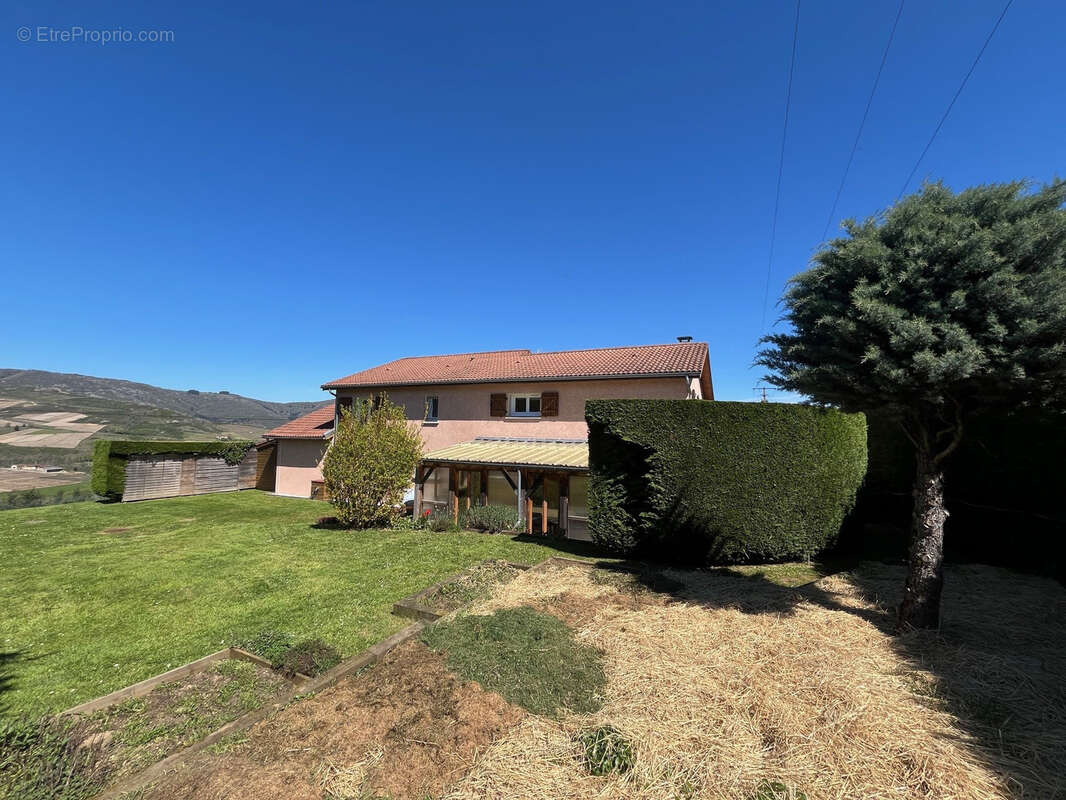 Maison à VAUX-EN-BEAUJOLAIS