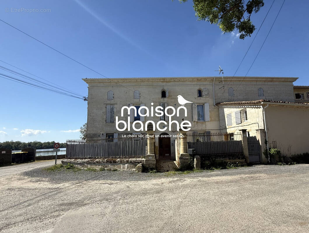 Maison à LA RIVIERE