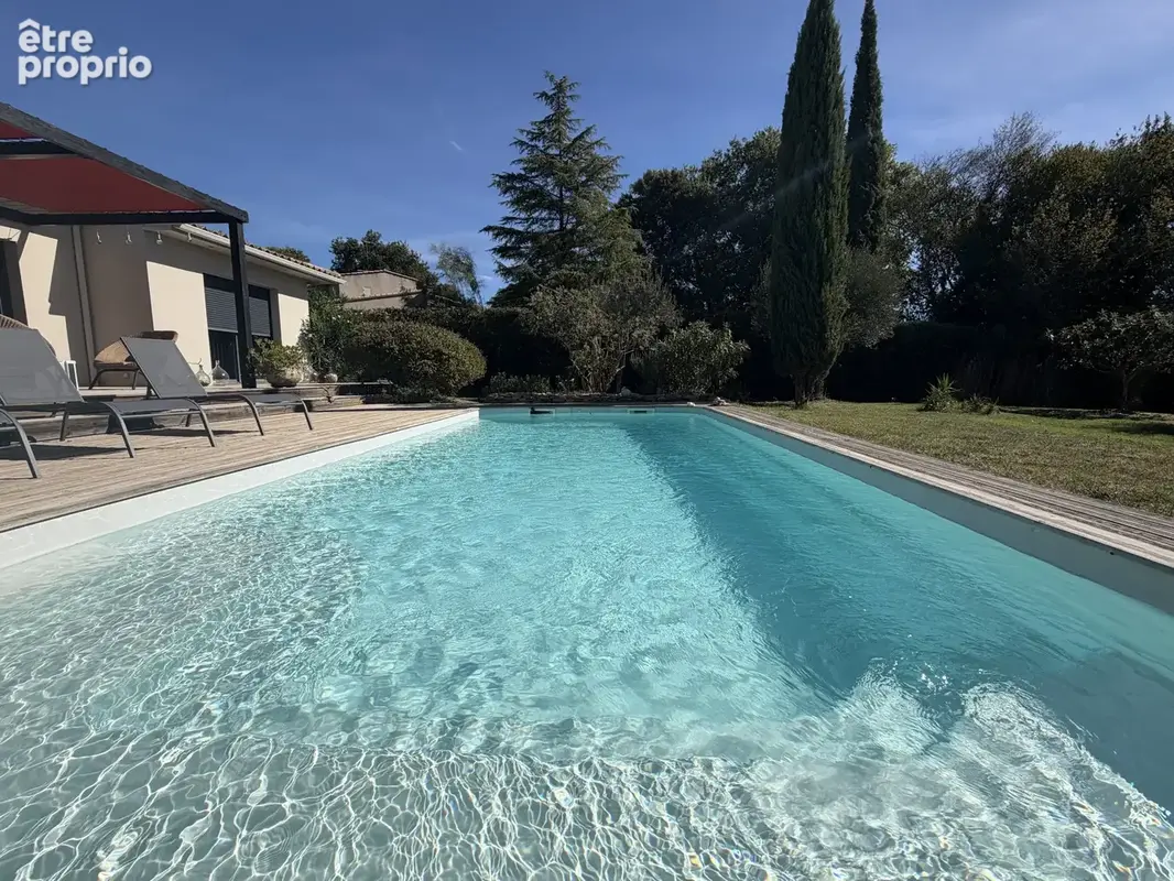 A seulement 3 km d'UZES - photo 2
