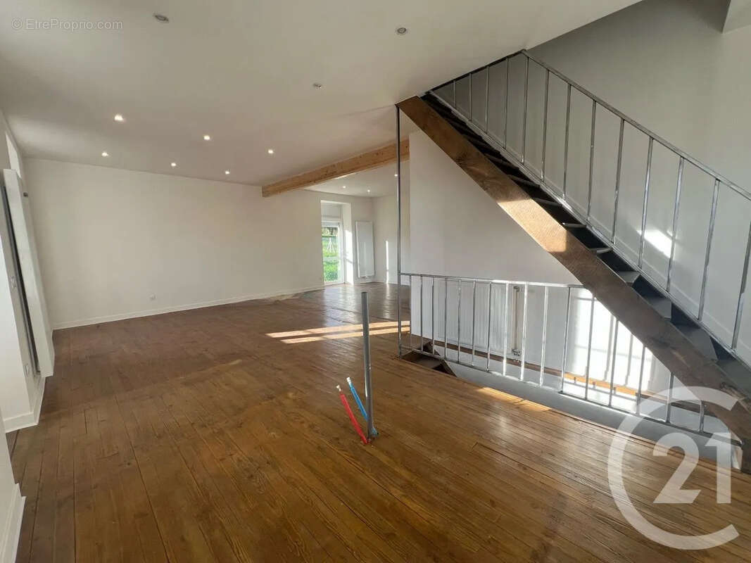 Maison à LACAPELLE-VIESCAMP