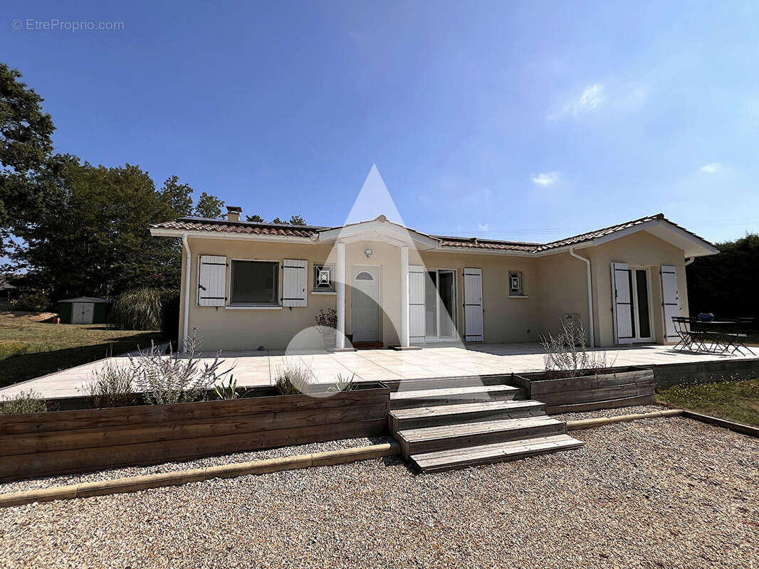 Maison La Clotte 5 pièces 130 m2 - photo 3