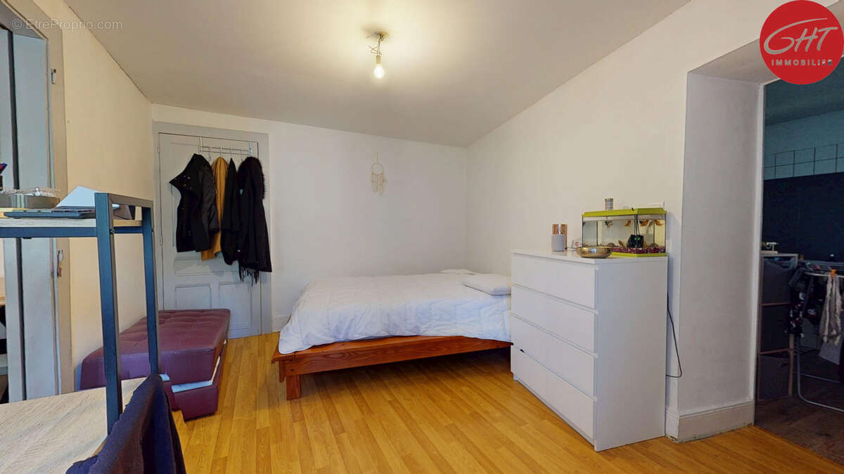 Appartement à HYEVRE-PAROISSE