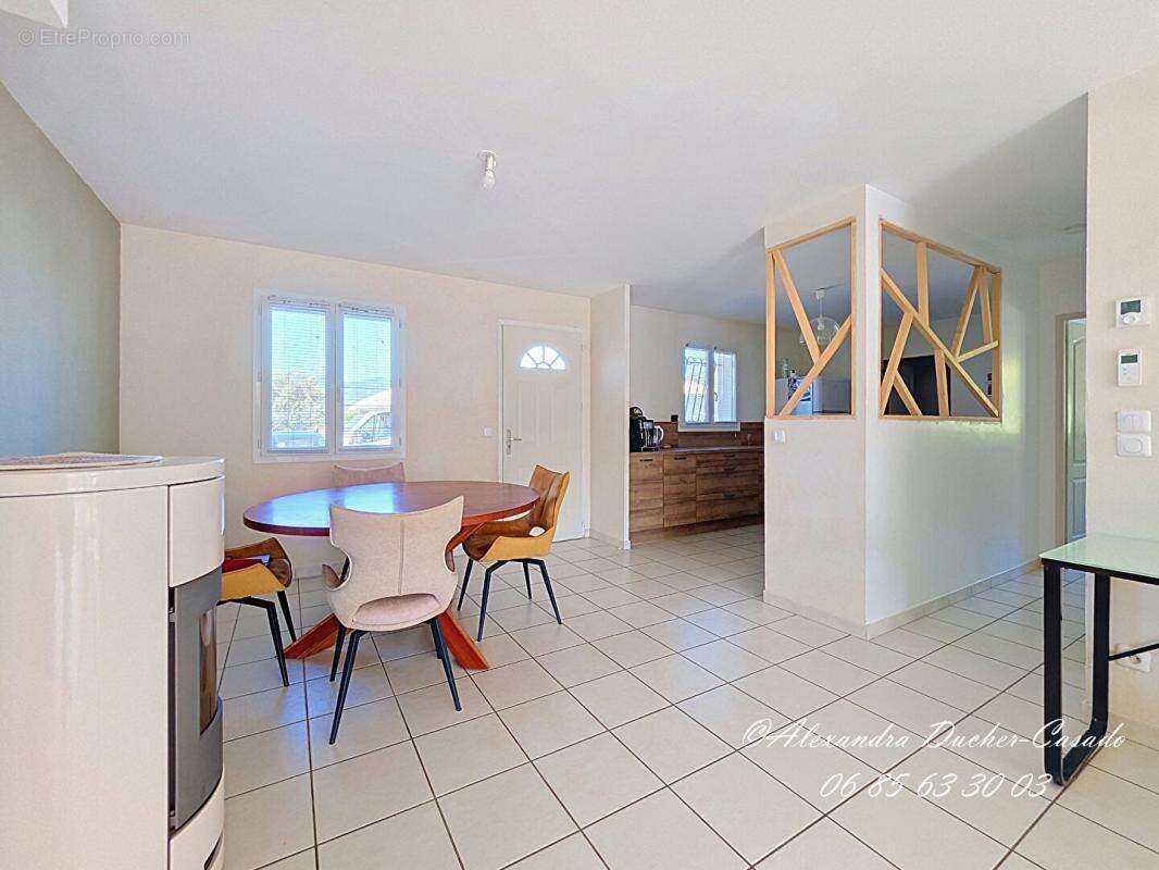 Exclusivité - maison de plain-pied avec piscine et garage - photo 3